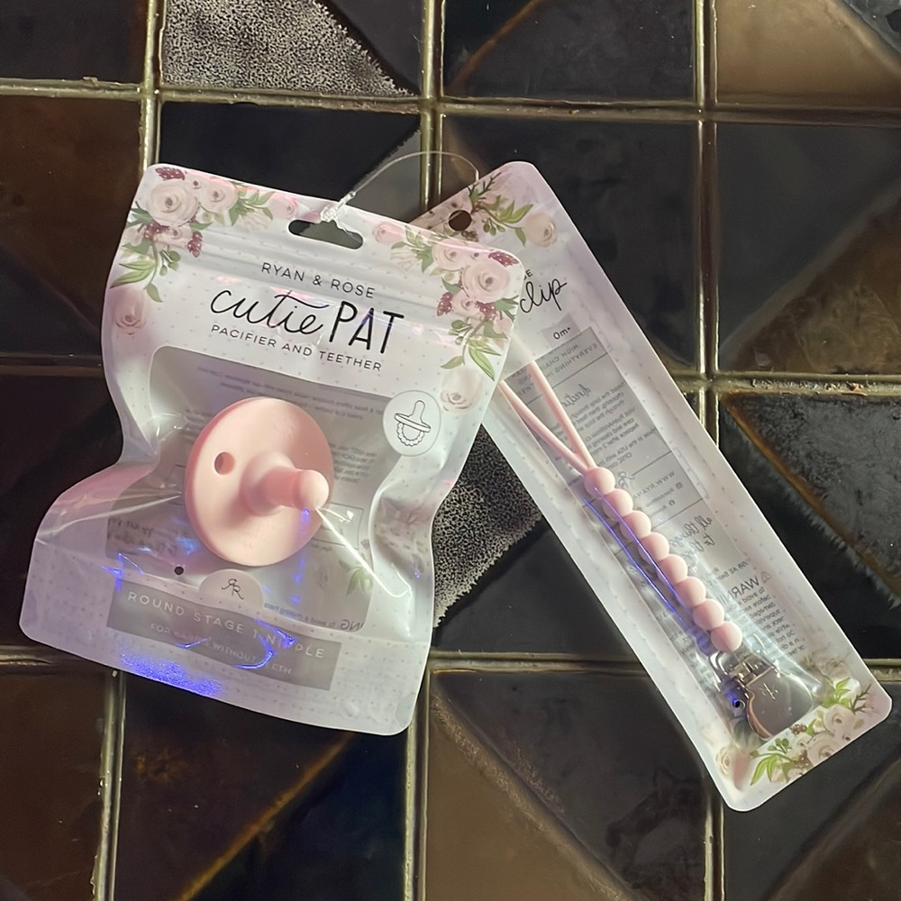 Cutie Pat (Pacifier & Teether) & Cutie Clip 2 PC Set